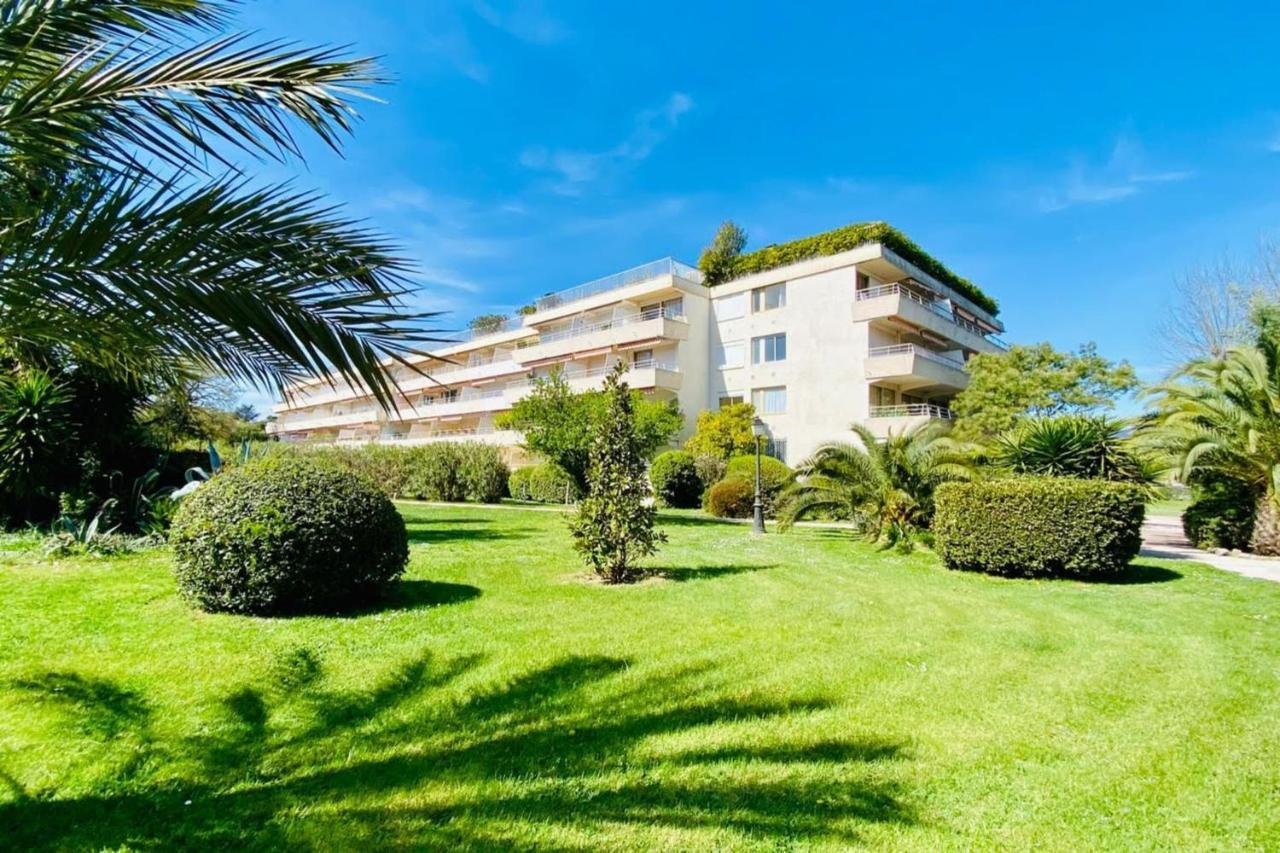 Charming Studio With Pool In Saint Tropez Apartment Exterior foto